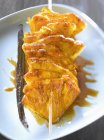 Brochettes di ananas caramellato — Foto stock
