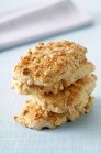 Crunchy almond cookies — Stock Photo