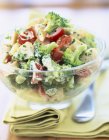Salada de frango e brócolis — Fotografia de Stock