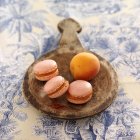Macarons aux abricots et safran — Photo de stock
