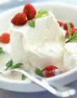 Fromage de fenouil aux fraises — Photo de stock