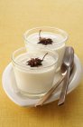 Savoureux yaourt à l'anis étoilé — Photo de stock
