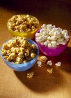Plain and caramel popcorn — Stock Photo