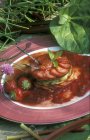 Tartaleta de fresa con ruibarbo y menta - foto de stock