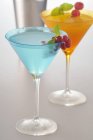 Verschiedene Cocktails in Gläsern — Stockfoto