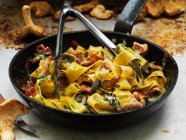 Close-up shot of delicious Pasta with wild mushrooms — Stock Photo