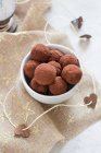 Крупним планом знімок смачних шоколадних трюфелів тірамісу — стокове фото