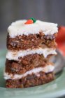 Carrot cake closeup on blurred background — Stock Photo