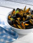 Close-up shot of Mussels in white wine — Stock Photo