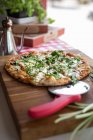 Close-up shot of delicious Pizza made with wild garlic — Stock Photo