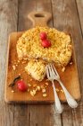 Apple crumble cake on a wooden board — Stock Photo