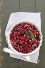 Repolho vermelho refogado com soja e cranberries — Fotografia de Stock