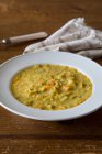 Sopa de legumes com alho-porro e cenouras — Fotografia de Stock