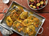 Sauteed Chicken Breasts With Tarragon and Roasted New Potatoes — Stock Photo