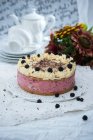 Vegan blackberry buttercream cake — Stock Photo