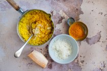 Zuppa di zucca fatta in casa con farina e aglio — Foto stock