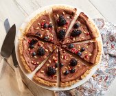 Chocolate ricotta tart with blackberries — Stock Photo