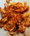 Patatas fritas caseras con sal marina - foto de stock