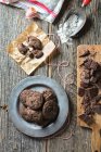 Primo piano di deliziosi biscotti al cioccolato — Foto stock