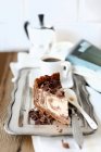 Cheesecake di marmo con patatine al cioccolato — Foto stock