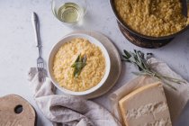 Kürbisrisotto mit Parmesan und Salbei — Stockfoto