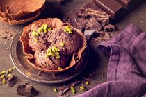Homemade chocolate ice cream in a wafer bowl — Foto stock