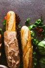 Plan rapproché de délicieux sandwichs aux légumes — Photo de stock