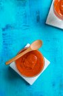 Sopa fría de tomate y jengibre - foto de stock