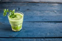 Green smoothie with parsley — Stock Photo