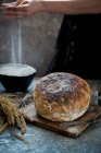 Pan de Sourdouh vista de cerca - foto de stock