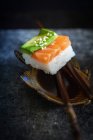 Sushi with salmon and avocado (Japan) — Fotografia de Stock