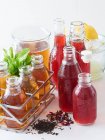 Classic iced tea and fruit iced tea — Stock Photo