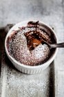 Chocolate lava cake with a liquid core — Fotografia de Stock