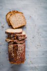 Close-up de delicioso pão de cânhamo — Fotografia de Stock