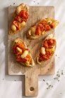 Butterbohnen und Tomaten Bruschetta — Stockfoto
