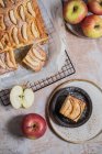 Kuchen mit Äpfeln und Zucker — Stockfoto
