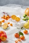 Vários citrinos: limões, limas, kumquats, pomelo, tangerinas e laranjas — Fotografia de Stock