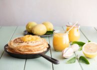 Crêpes au citron caillé — Photo de stock