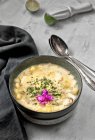 Zuppa con cavolo rapa, patate e merluzzo — Foto stock