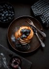 Pfannkuchen mit Joghurt und Blaubeeren — Stockfoto