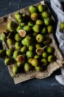 Gros plan de délicieuses figues biologiques fraîches — Photo de stock