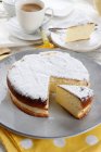Cheesecake al limone sul tavolo — Foto stock
