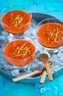 Холодний помідор і суп Джинджер — стокове фото