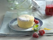 Mini silk cake (Japanese souffle cheesecake) baked in a glass — Stock Photo