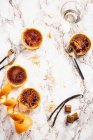 Creme brulee tarts top view — Stock Photo