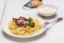 Close-up de delicioso espaguete bolonhesa — Fotografia de Stock