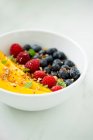 Porridge aux baies fraîches — Photo de stock