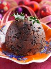 Primer plano de delicioso Glace Fruit Christmas Pudding - foto de stock