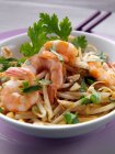 Thai stir fry prawn noodles — Stock Photo