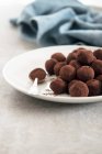 Close-up shot of delicious Chocolate Truffles Rolled in Cocoa — Stock Photo
